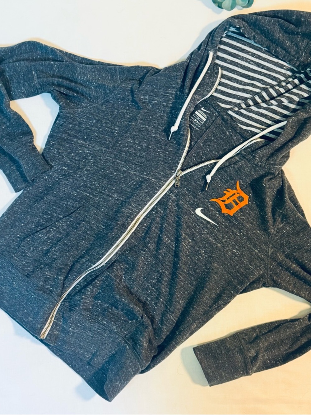 Nike Detroit Tigers Full Zip Hoodie Navy Heather with Vintage Striped Slim Fit